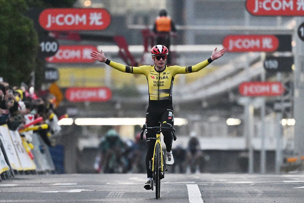 Team Visma-Lease a Bike rider Jonas Vingegaard of Denmark celebrates as he crosses the line to win the Tour de France Saitama Criterium cycling race in Saitama on November 9, 2025. (Photo by GREG BAKER / AFP) (Photo by GREG BAKER/AFP via Getty Images)