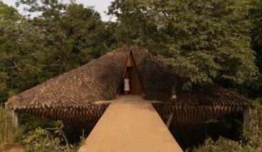 Bridge House by Wallmakers