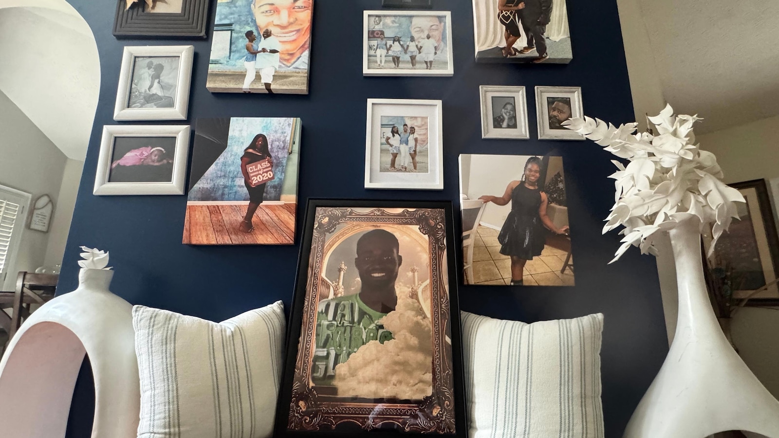 Mentally ill people are stuck in jail because they can't get treatment. Here's what's to know