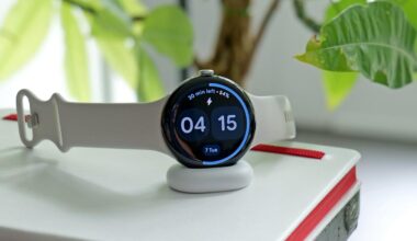 Google Pixel Watch 4 gets double pinch and wrist turn features