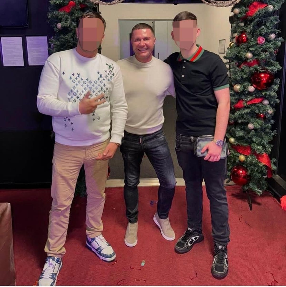 Steven Lyons in centre