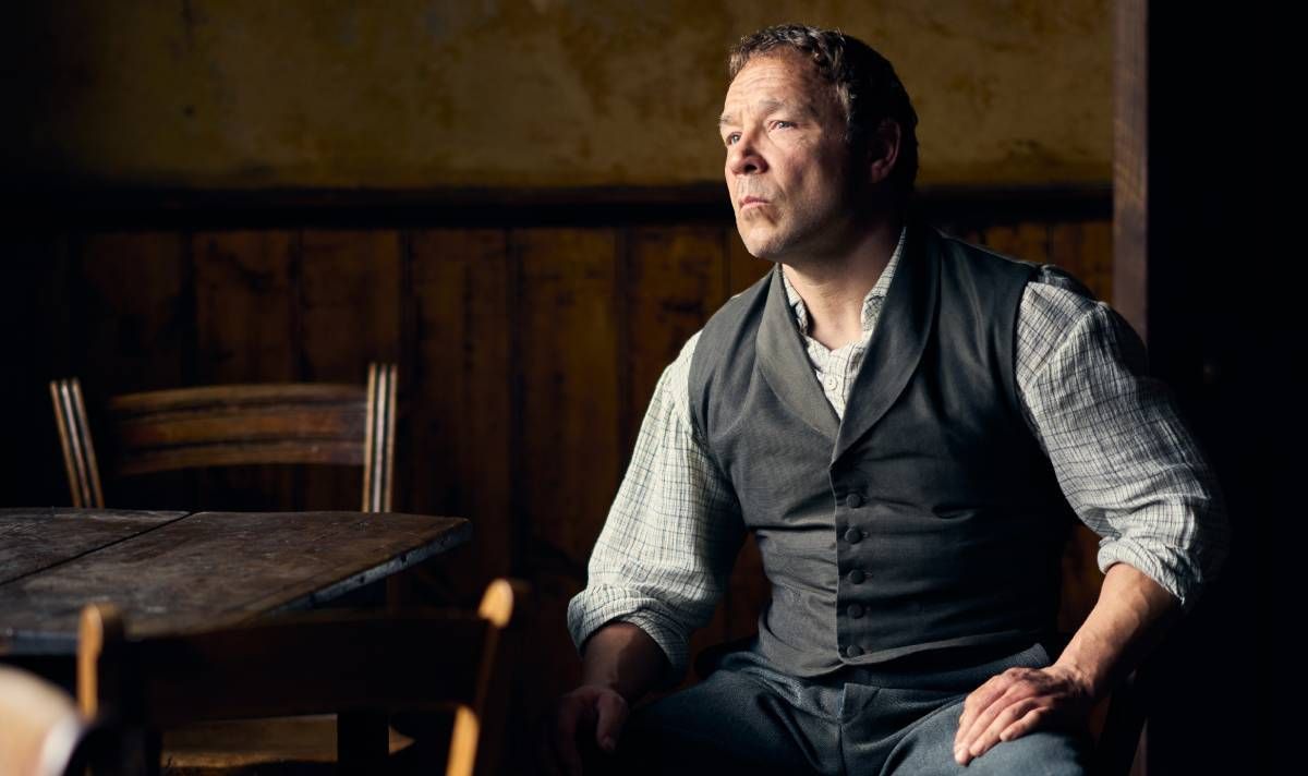 Primetime Emmy Award-winning actor Stephen Graham stars as Sugar Goodson in A Thousand Blows season two. 