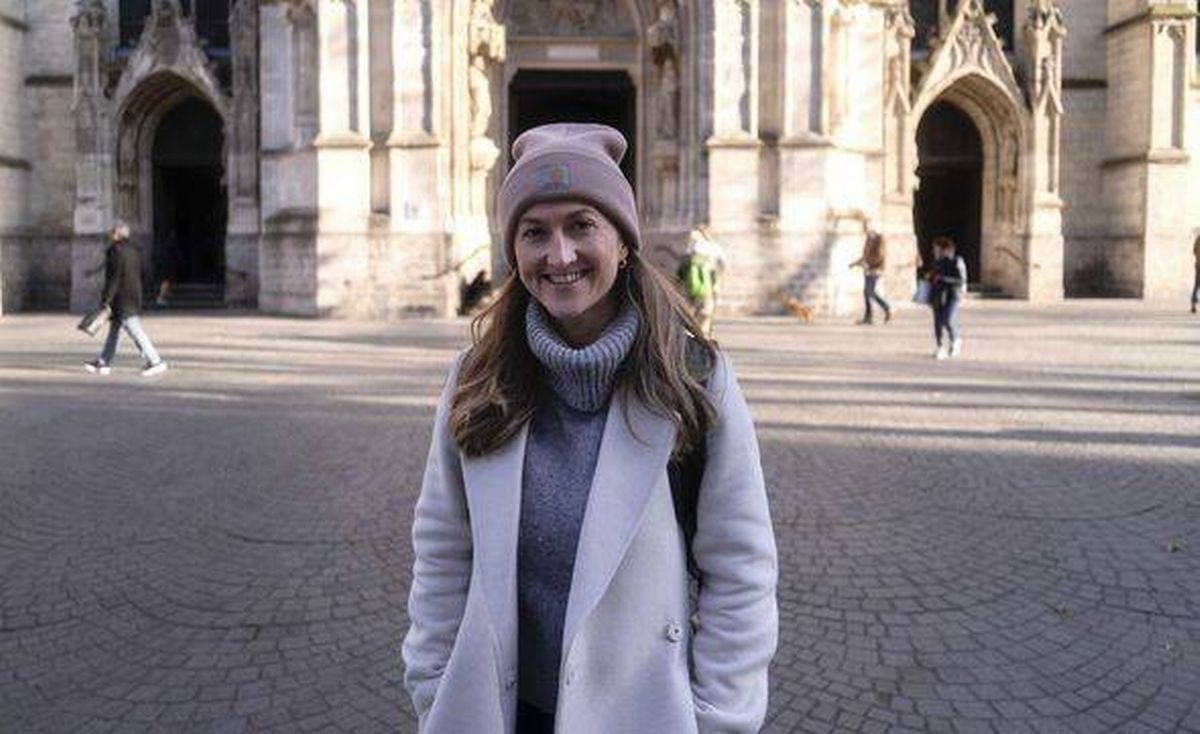 Amy Jones in France, Lille