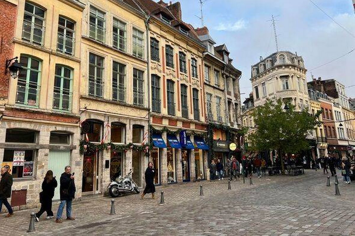 Amy Jones in Lille in France