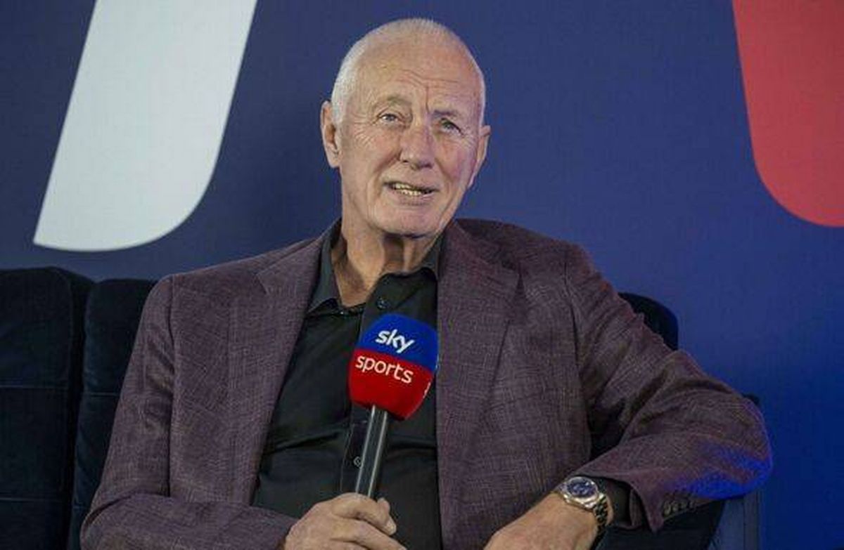 Barry Hearn talks into a microphone