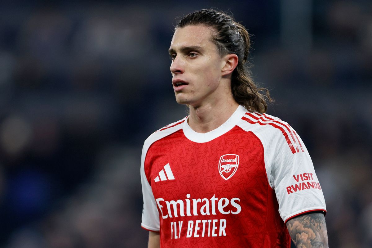 Riccardo Calafiori of Arsenal on the pitch during the Premier League match between Everton and Arsenal
