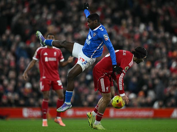 Noah Sadiki battling with Dominik Szoboszlai