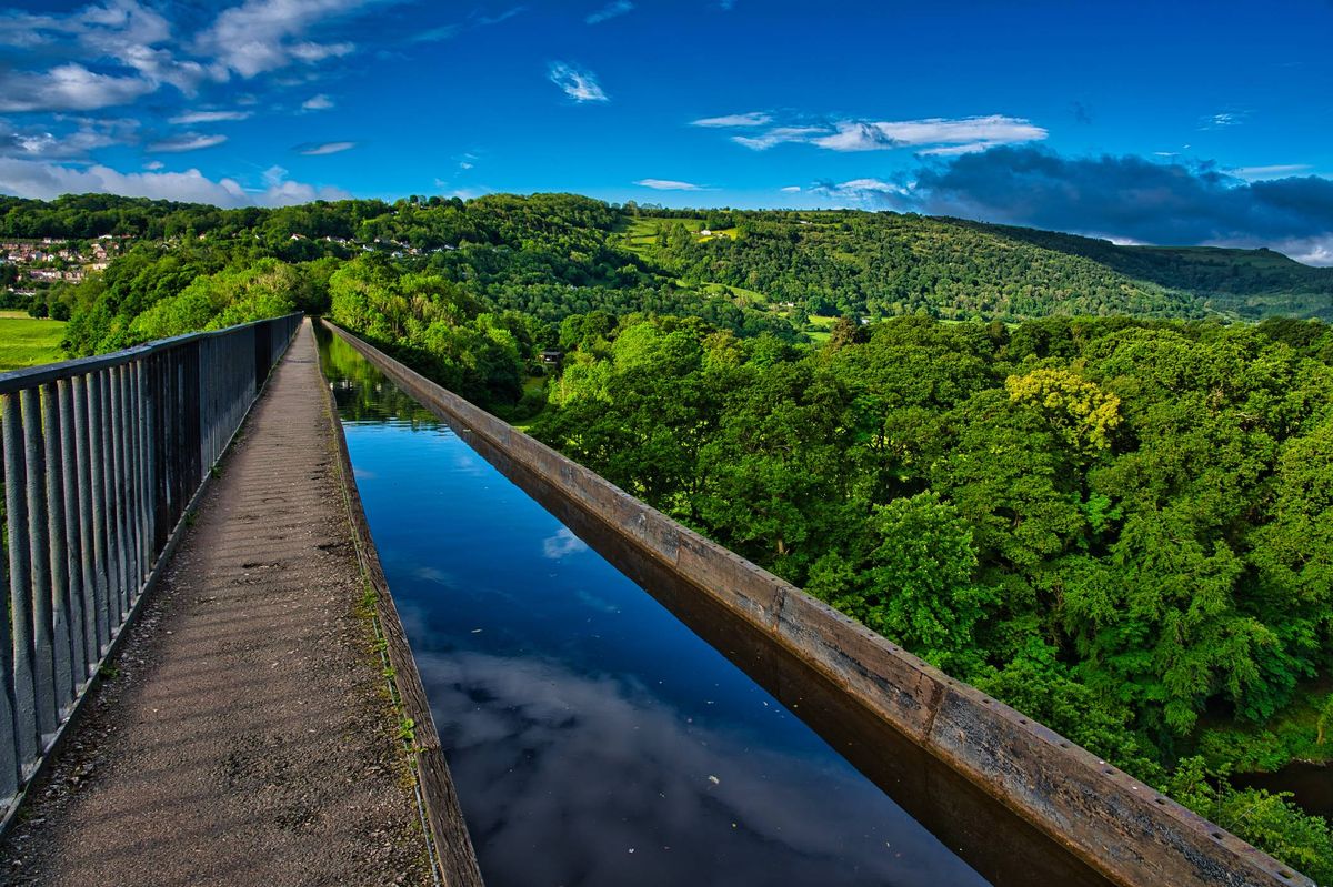 Famous landmark carrying Llangollen canal over River Dee in Vale of Llangollen