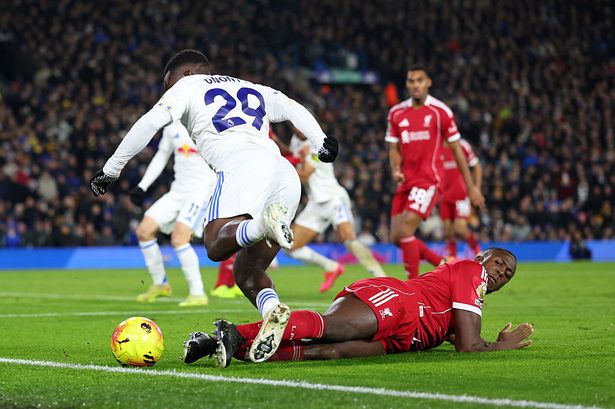 Ibrahima Konate fouls Wilfried Gnonto