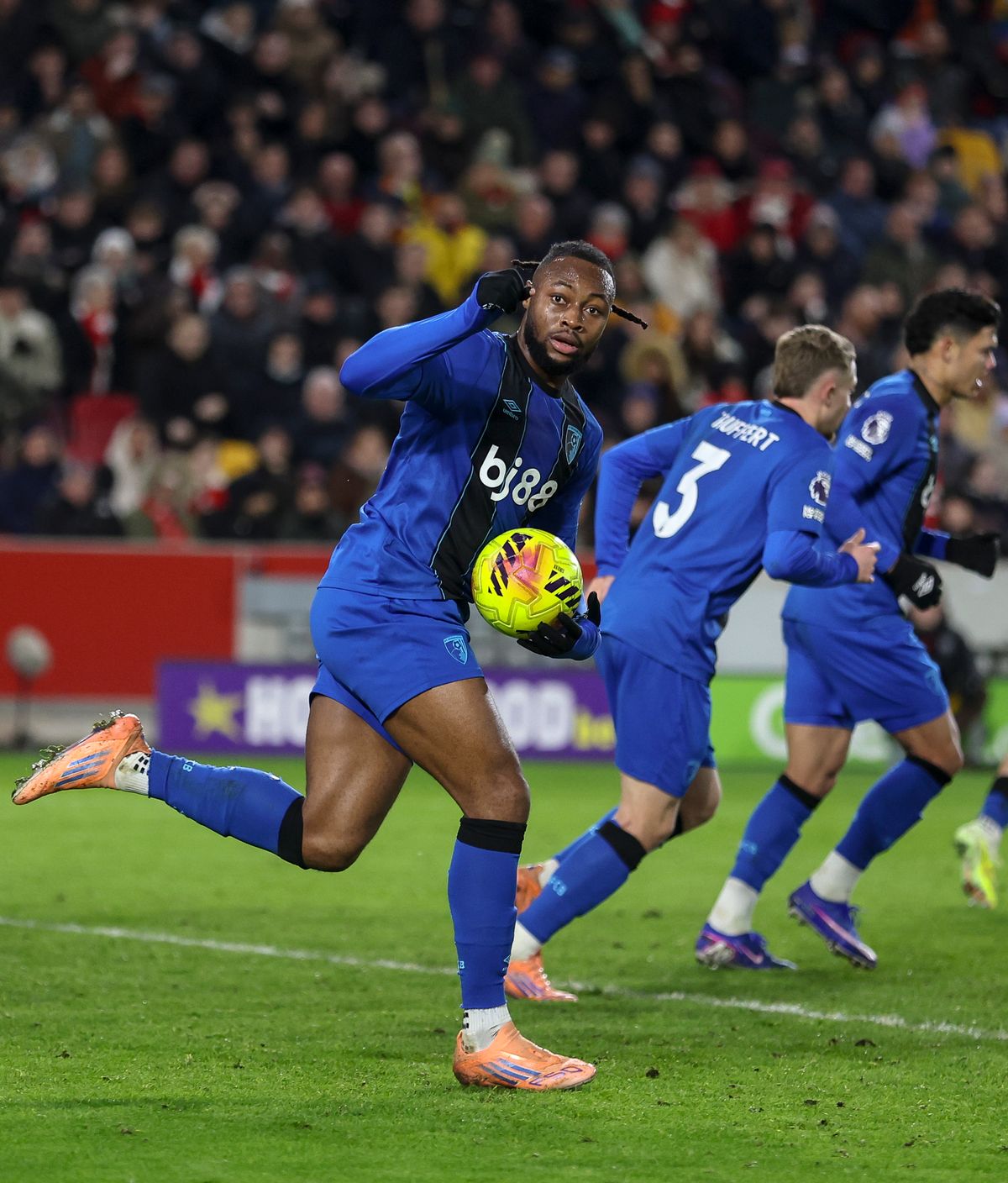 Antoine Semenyo looks set to join Manchester City