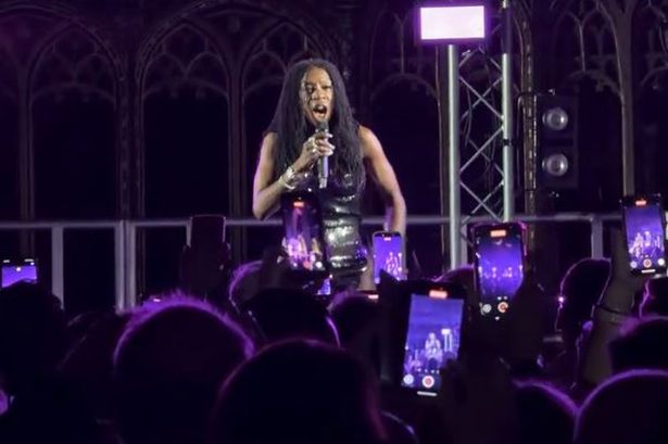 Fans were left disappointed after waiting for hours to see Heather perform for around 25 minutes