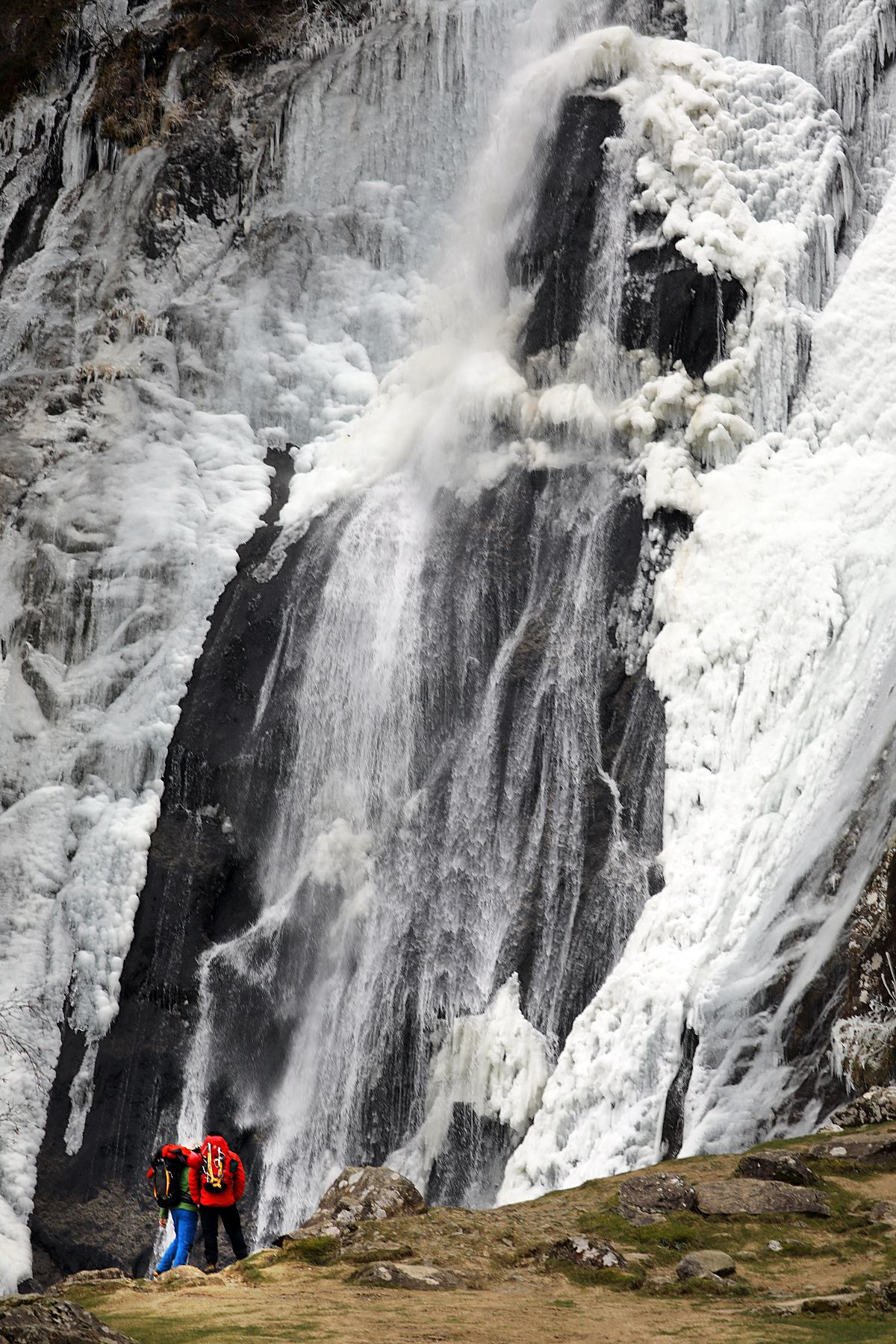 Rhaeadr Fawr (Aber Falls) hasn't frozen like this since 2021. But the waterfall is still impressive in winter, especially if in full spate