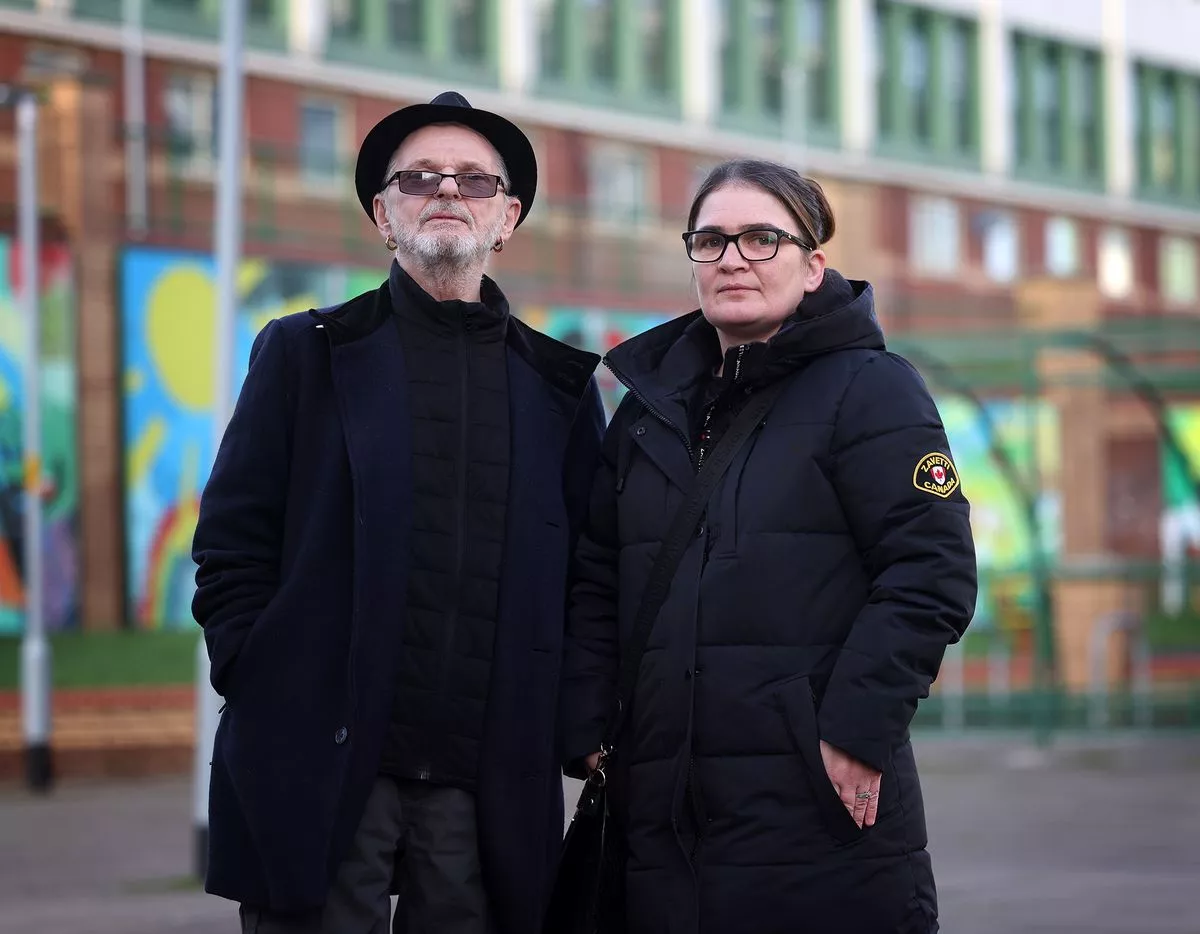 Residents Stephen Bennett (L) and Rebecca Pywell at Lancashire Hill (Image: Sean Hansford / MEN)