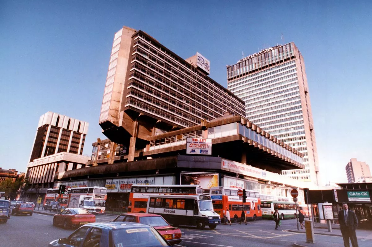Piccadilly Plaza in 1995
