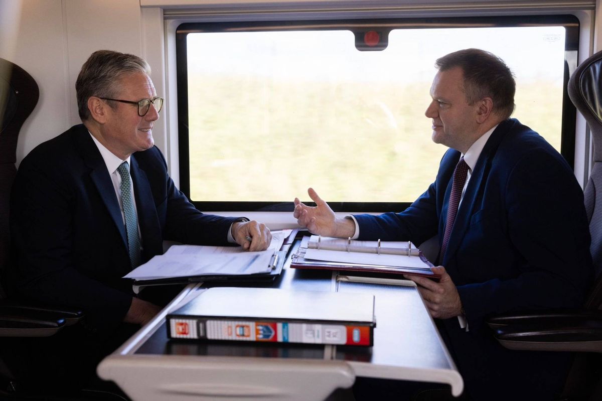 Nick Thomas-Symonds sat with Prime Minister Keir Starmer on the Eurostar heading to Brussels. Picture: @NickTorfaen/X 