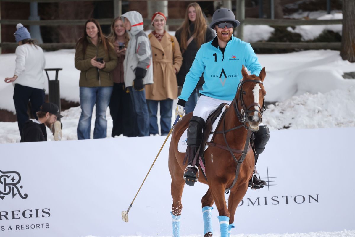 Prince Harry Windsor is the star of the day in Aspen at Polo game in the snow. The prince had four goals and got an ovation Dec 17, 2025/X17online.com