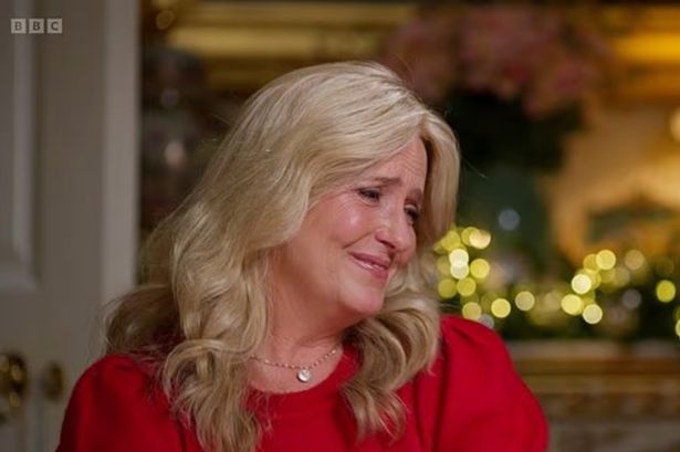 Penny Lancaster breaks down in tears as Rod Stewart make huge revelation