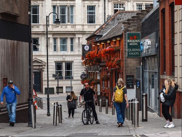 The Queens Vaults is a traditional pub in the city centre, one of the few