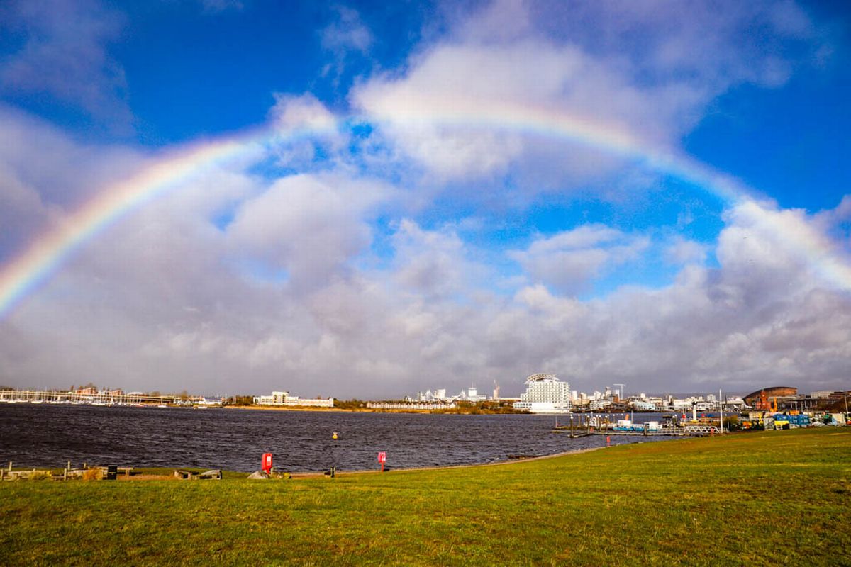 This easy, mainly traffic-free circular trail runs just over six miles around Cardiff Bay and to the swish seaside town of Penarth via Pont Y Werin.