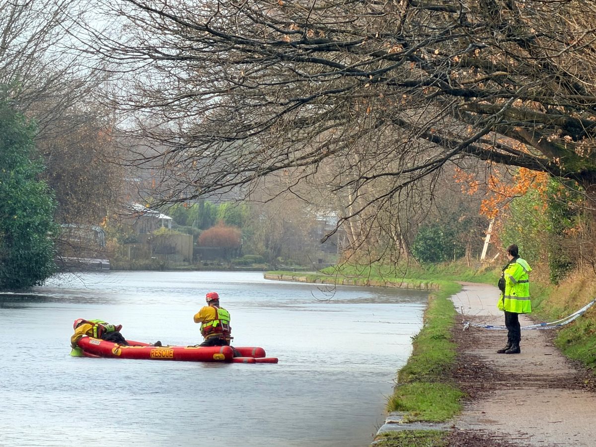 GMP specialist search teams at the Bridgewater Canal, Broadheath, Altrincham