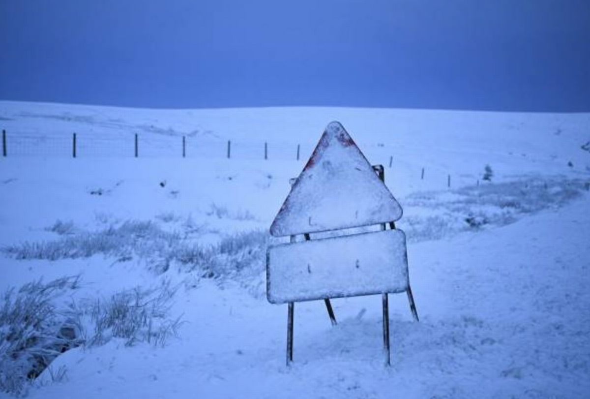UK snow bomb to hit three more counties in England - meaning eight in total