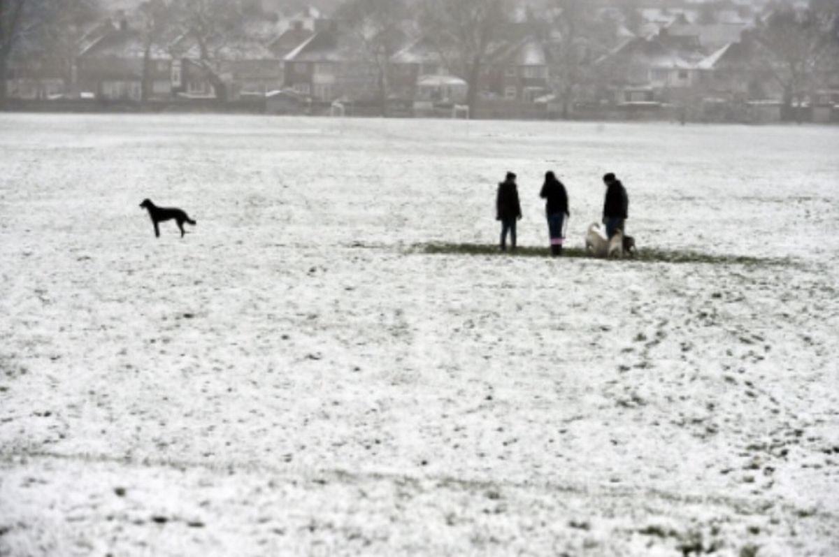 UK snow bomb date brought forward with six hours of flurries set for England