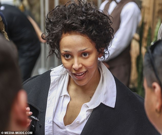 Doja Cat left fans stunned on Sunday when she arrived in Sydney sporting a dramatically toned-down look that had onlookers doing a double take