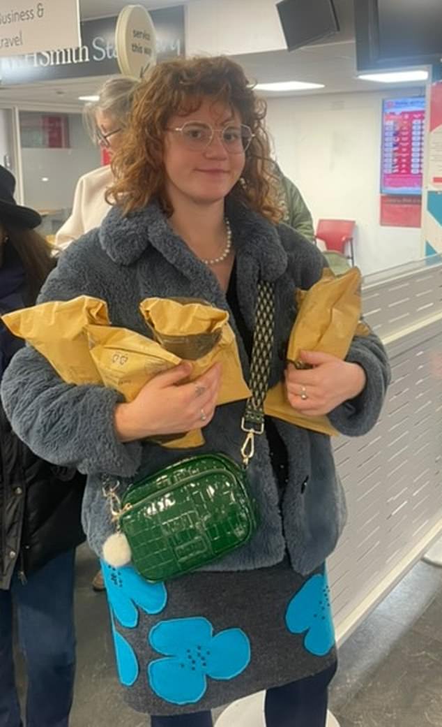 I took five parcels to high Street Kensington post office to send through Royal Mail, using the First and Second class service, Parcelforce, Evri and DPD