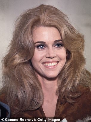 AI photos have imagined what Jane Fonda would look like if she had not had any cosmetic enhancements. She's seen in 1963