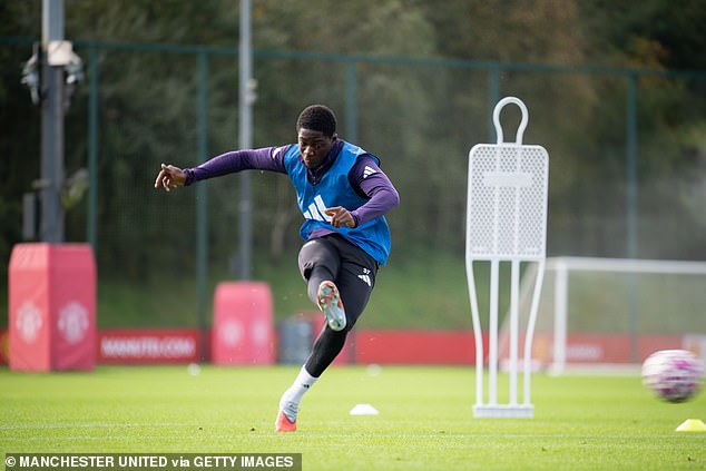 The midfielder is said to have continued to train well despite his lack of minutes under Ruben Amorim