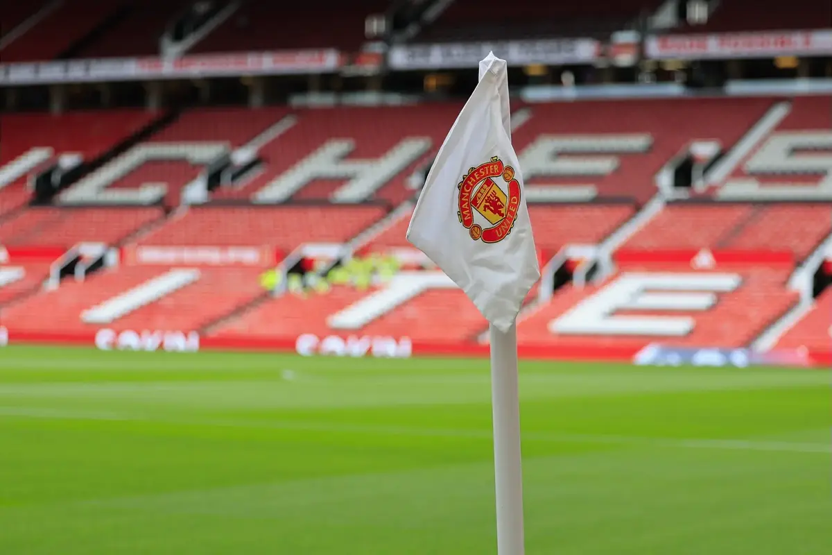 Journalist says Manchester United defender wants to leave in January 2026