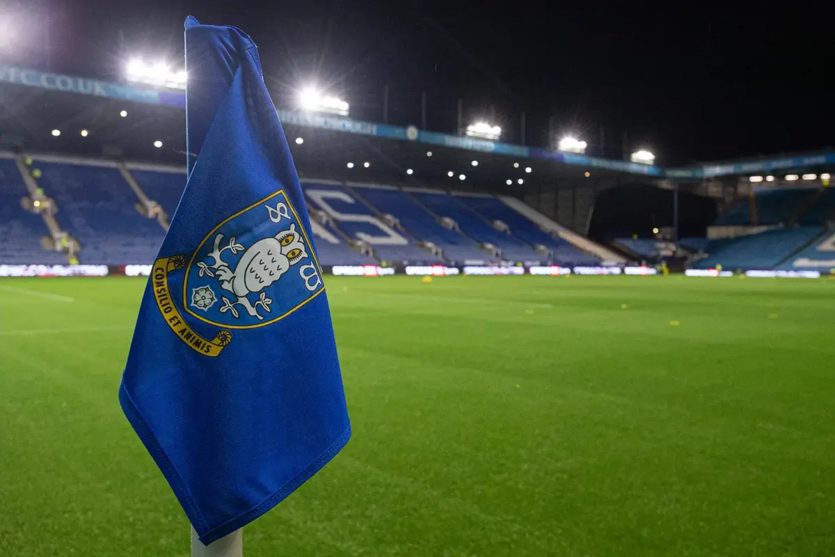 Manchester United look to capitalise on Sheffield Wednesday's chaos with £450k bid