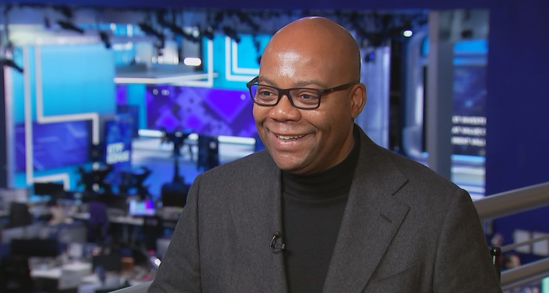 Credit score average masks signs of financial distress: VantageScore