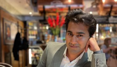 34-year-old entrepreneur earns $200 an hour training AI models