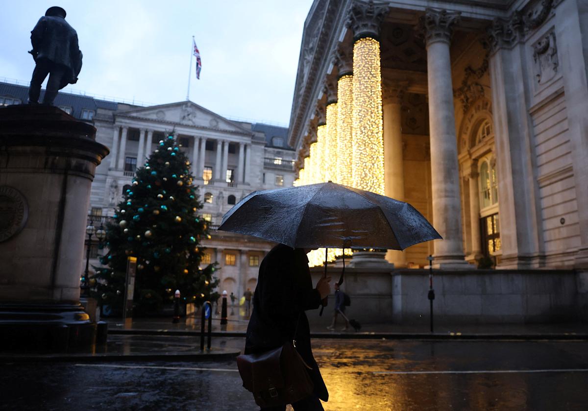 UK stocks tick up and Europe mixed as global markets head for best year since 2019