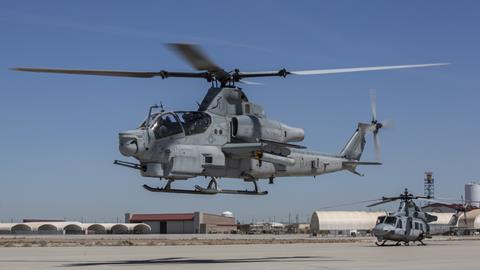 AH-1Z with APKWS rockets c USMC
