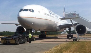 Flight in emergency landing at Edinburgh Airport amid 'burning smell'