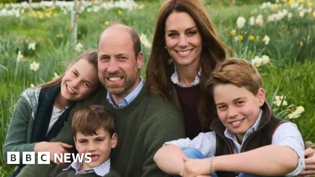 Royal Christmas cards have a touchy-feely look this year