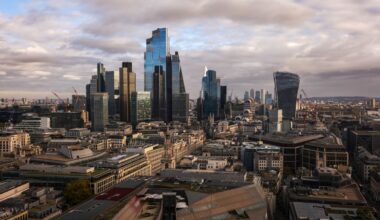 FTSE 100 Live: Stocks Fall as Risk-Off Sentiment Grips Investors