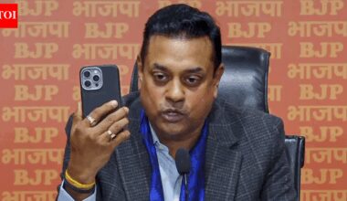'Chor ki daadhi mein tinka': BJP defends Sanchar Saathi app; attacks Congress over privacy row | India News