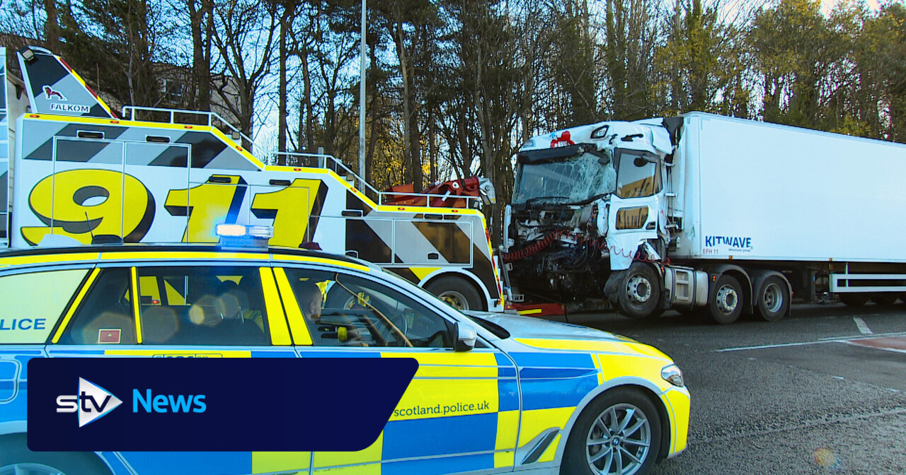 Two lorries and bus crash during rush hour in Edinburgh
