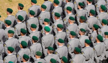 Germany introduces voluntary military service