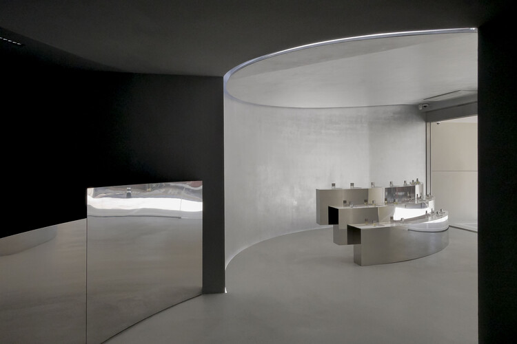 025S Bukchon Store / ATELIER KHJ - Interior Photography, Glass