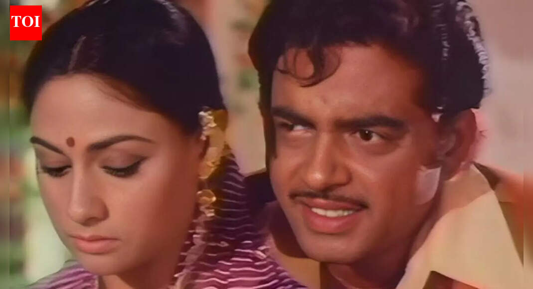 Shatrughan Sinha reacts to Jaya Bachchan's ‘drain-pipe pants’ remark on paparazzi, 'Aap log pant bhi achhi pehente hain aur shirt bhi achhi pehente hain' |