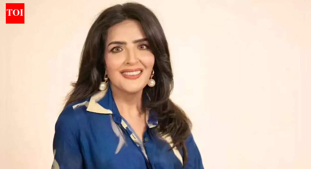 Hrithik Roshan’s sister Sunaina Roshan opens up about her battle with social anxiety, ‘My legs shiver, they go numb, and they feel unstable’ | Hindi Movie News