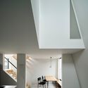© Akira Nakamura House 14° / Akaike Kazuhito Architect & Associates - Interior Photography