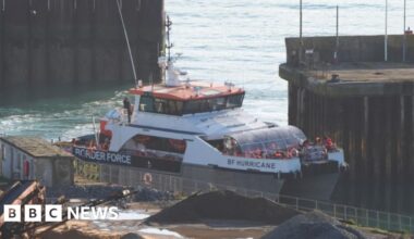 Channel crossings resume after four weeks with no arrivals