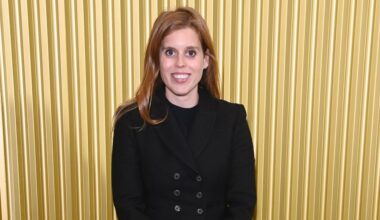 Princess Beatrice 'grappling with awkward dilemma' as Royal Family issue Christmas invitations