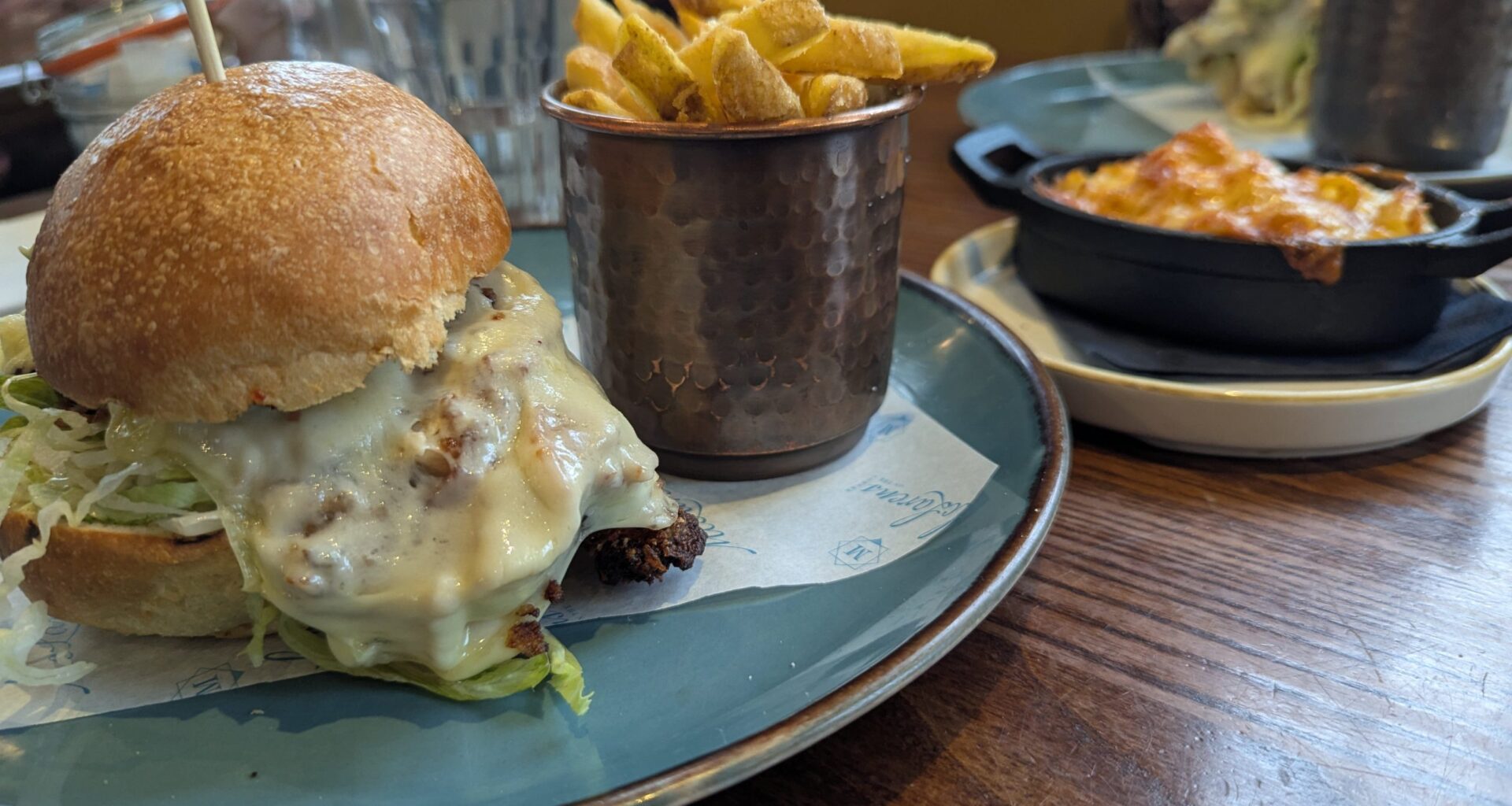 Burger, chips and mac