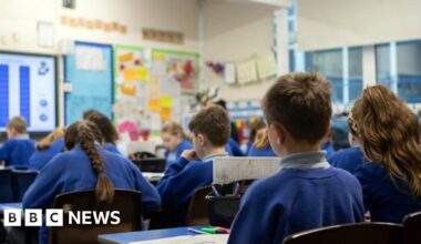 Teachers to be trained to spot early signs of misogyny in boys